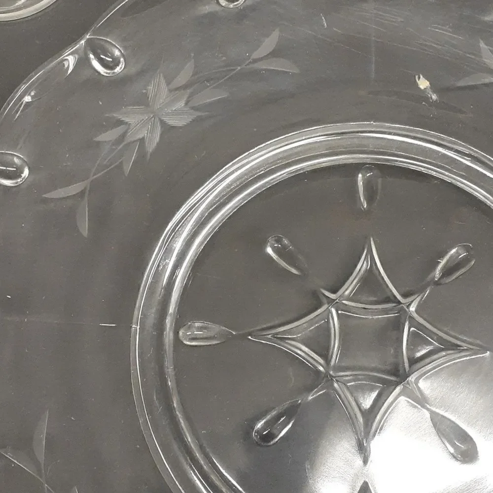 Etched‎ flower/leaf design tray with handles and star design in middle